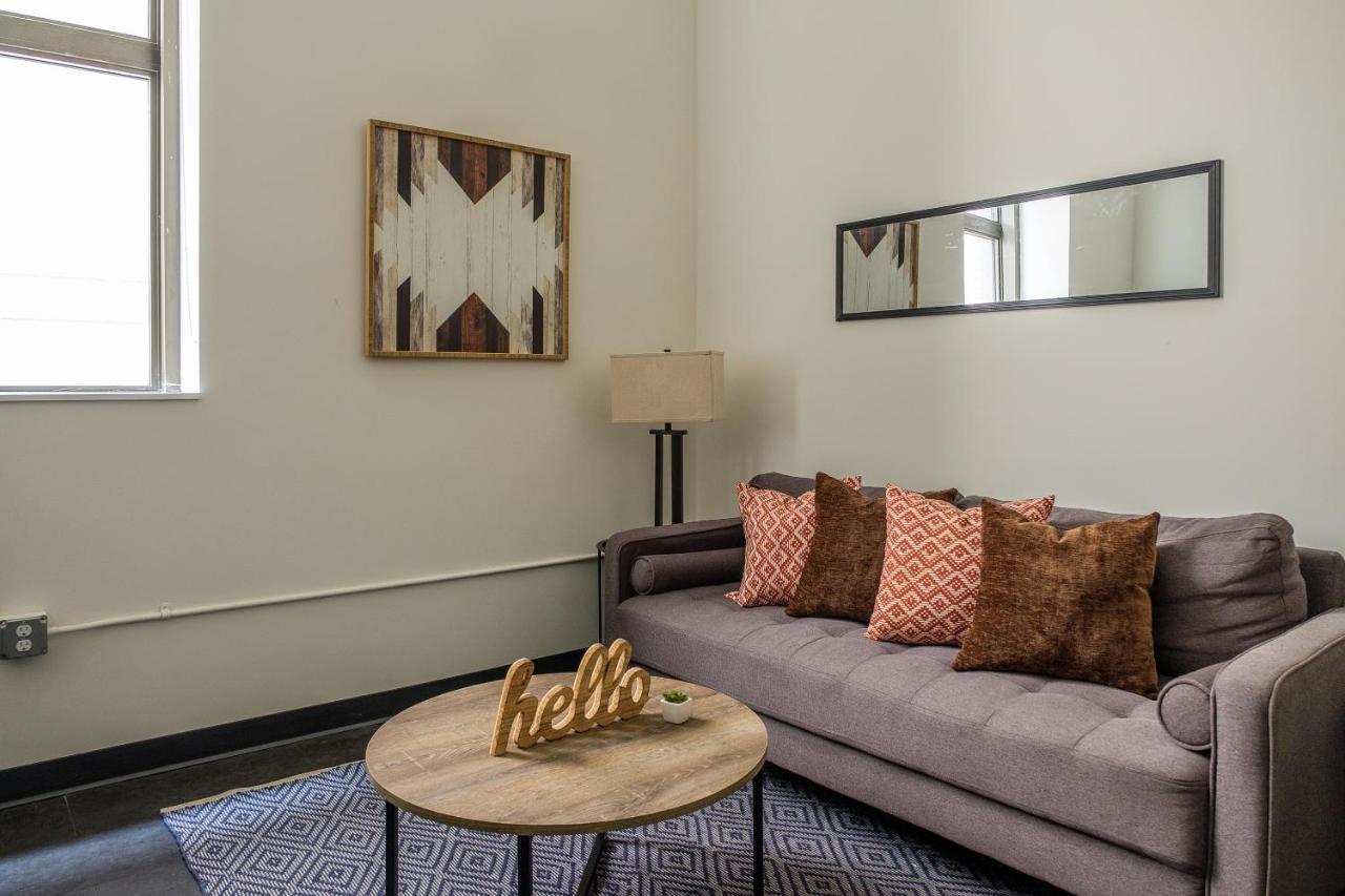 Apartments In Pittsburgh'S Cultural District By Frontdesk Camera foto