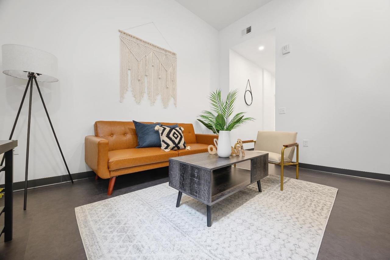 Apartments In Pittsburgh'S Cultural District By Frontdesk Camera foto